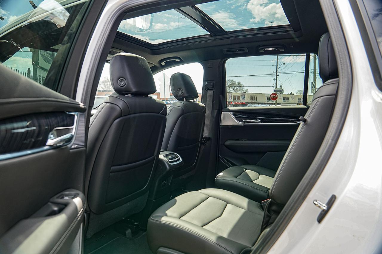 2023 Cadillac XT6 Premium Luxury |AWD|6 PASS| NAVI|PANO|CAM|LOW KM!! Photo