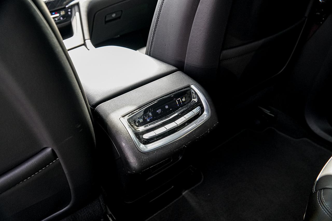 2023 Cadillac XT6 Premium Luxury |AWD|6 PASS| NAVI|PANO|CAM|LOW KM!! Photo