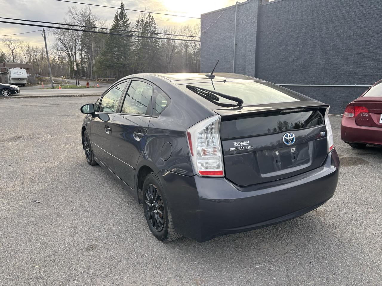 2010 Toyota Prius  Photo3
