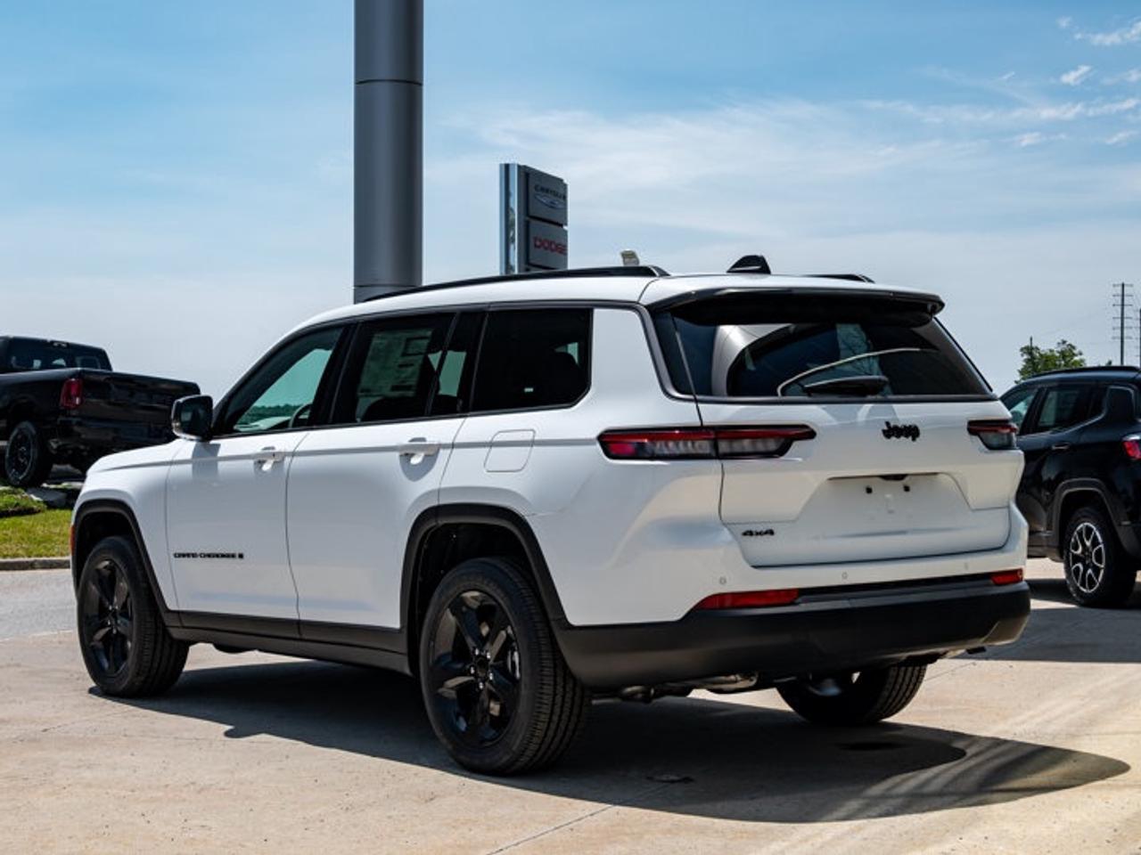 2026 Jeep Grand Cherokee L ALTITUDE Photo