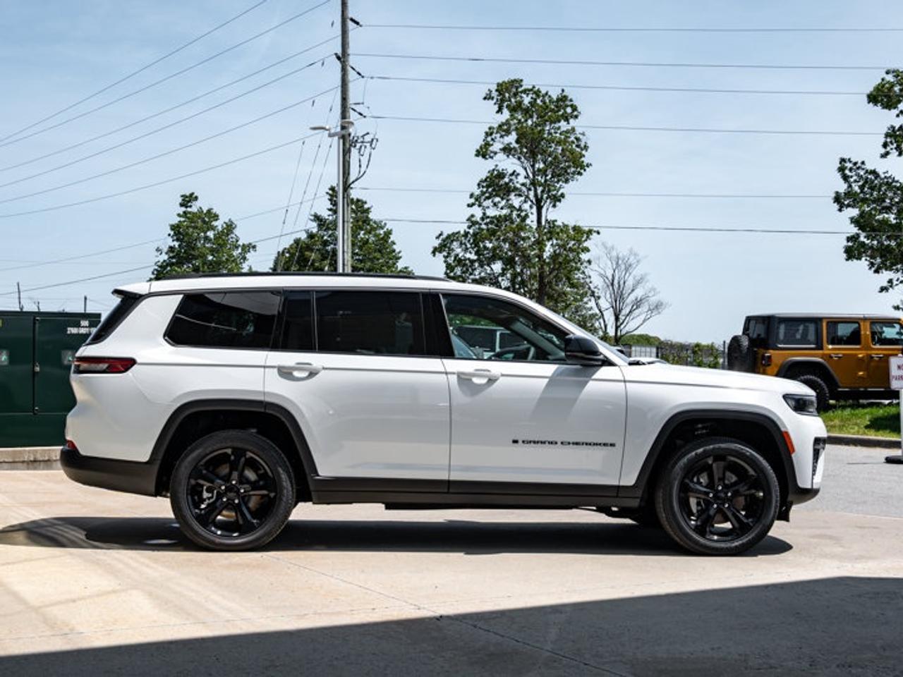 2026 Jeep Grand Cherokee L ALTITUDE Photo
