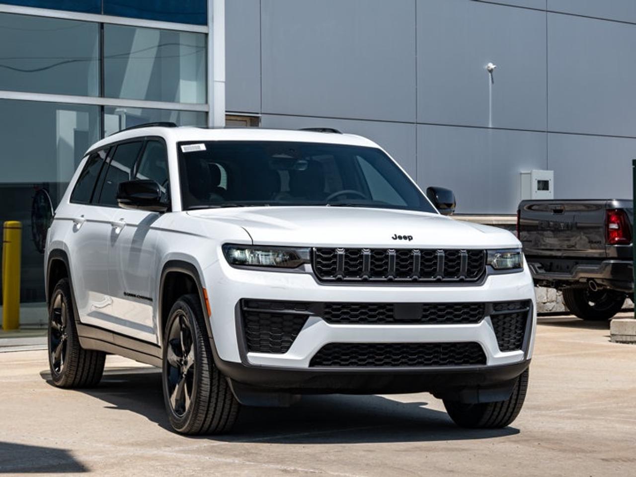 2026 Jeep Grand Cherokee L ALTITUDE Photo