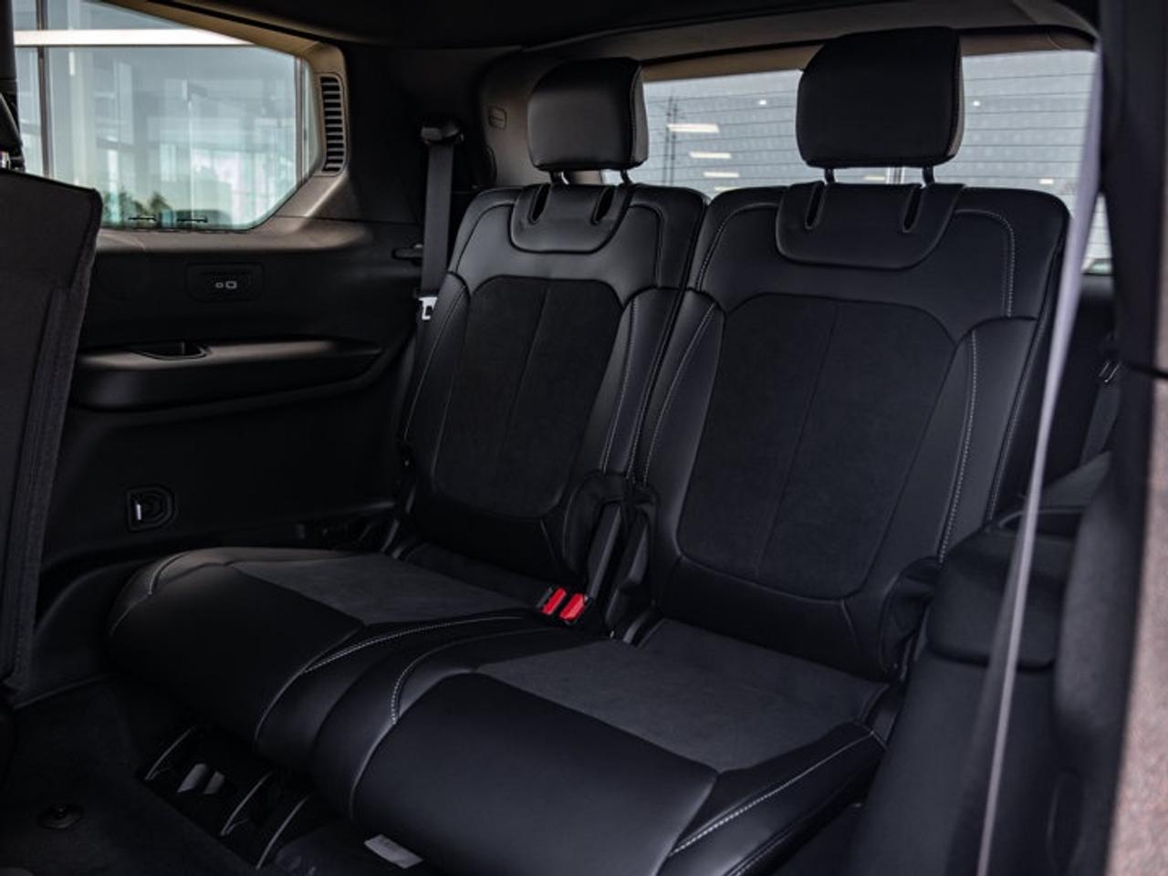 2026 Jeep Grand Cherokee L ALTITUDE Photo