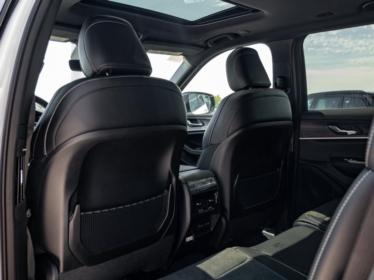 2026 Jeep Grand Cherokee L ALTITUDE Photo