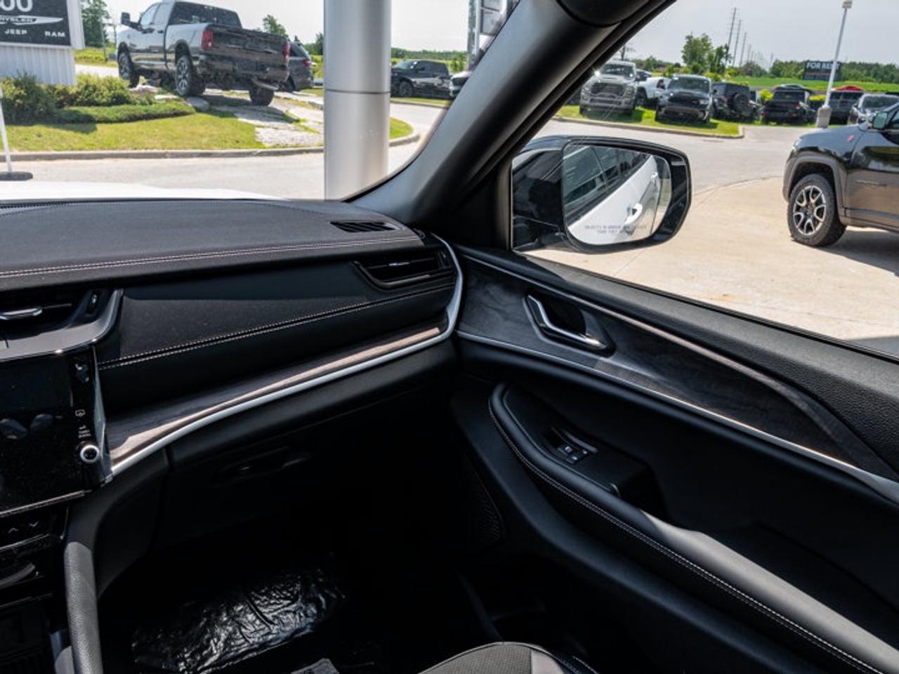 2026 Jeep Grand Cherokee L ALTITUDE Photo