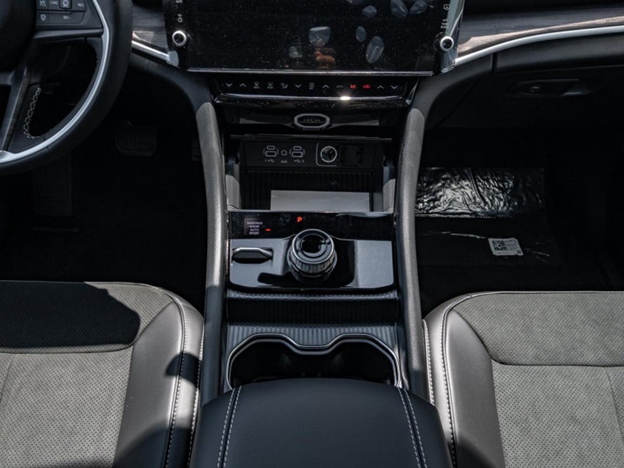 2026 Jeep Grand Cherokee L ALTITUDE Photo