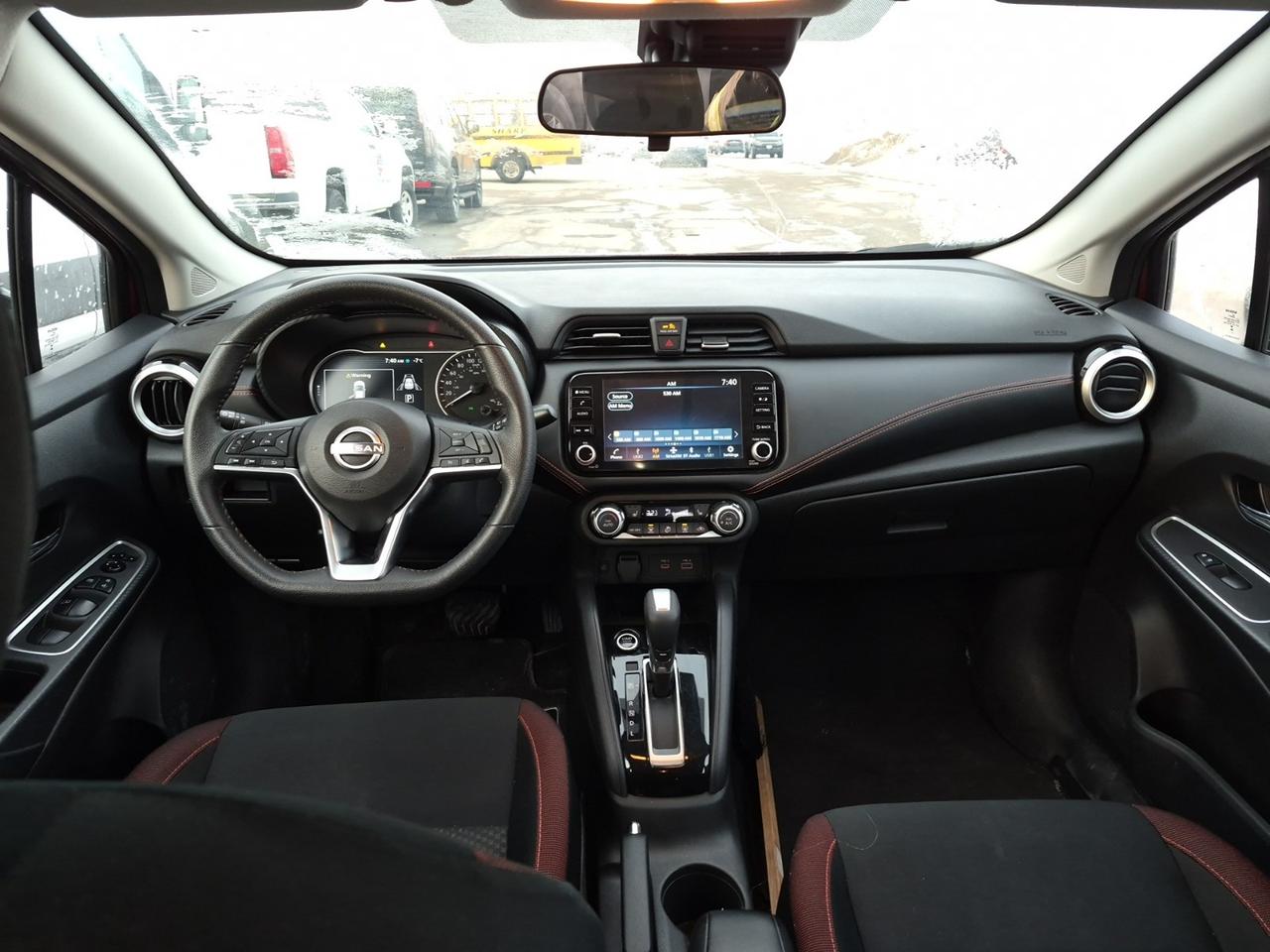 2024 Nissan Versa SR Photo
