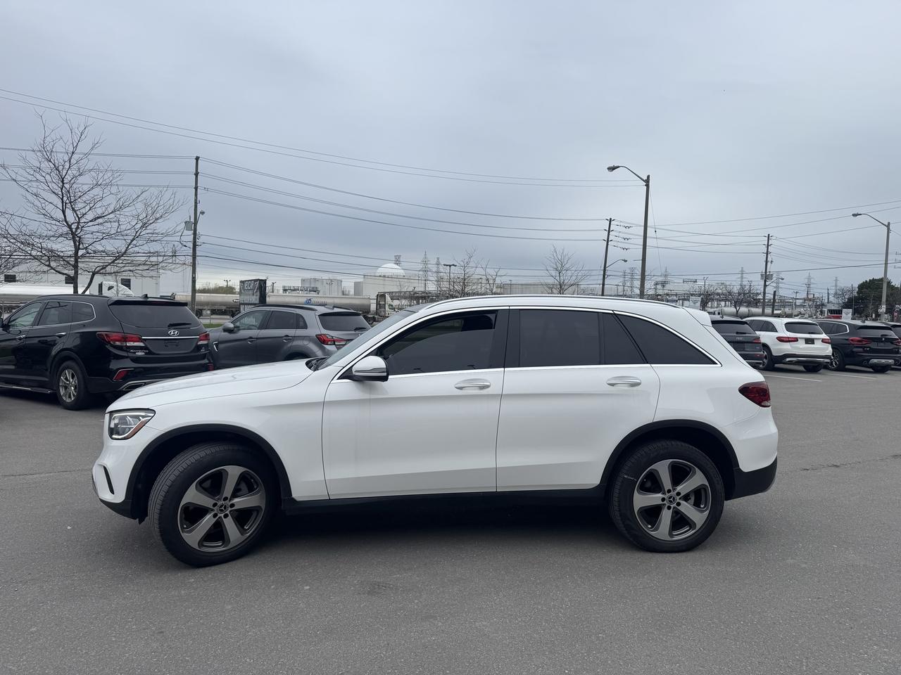 2022 Mercedes-Benz GLC-Class 300 4MATIC LEATHER PANO/ROOF NAVI B/SPOT CAMERA Photo3