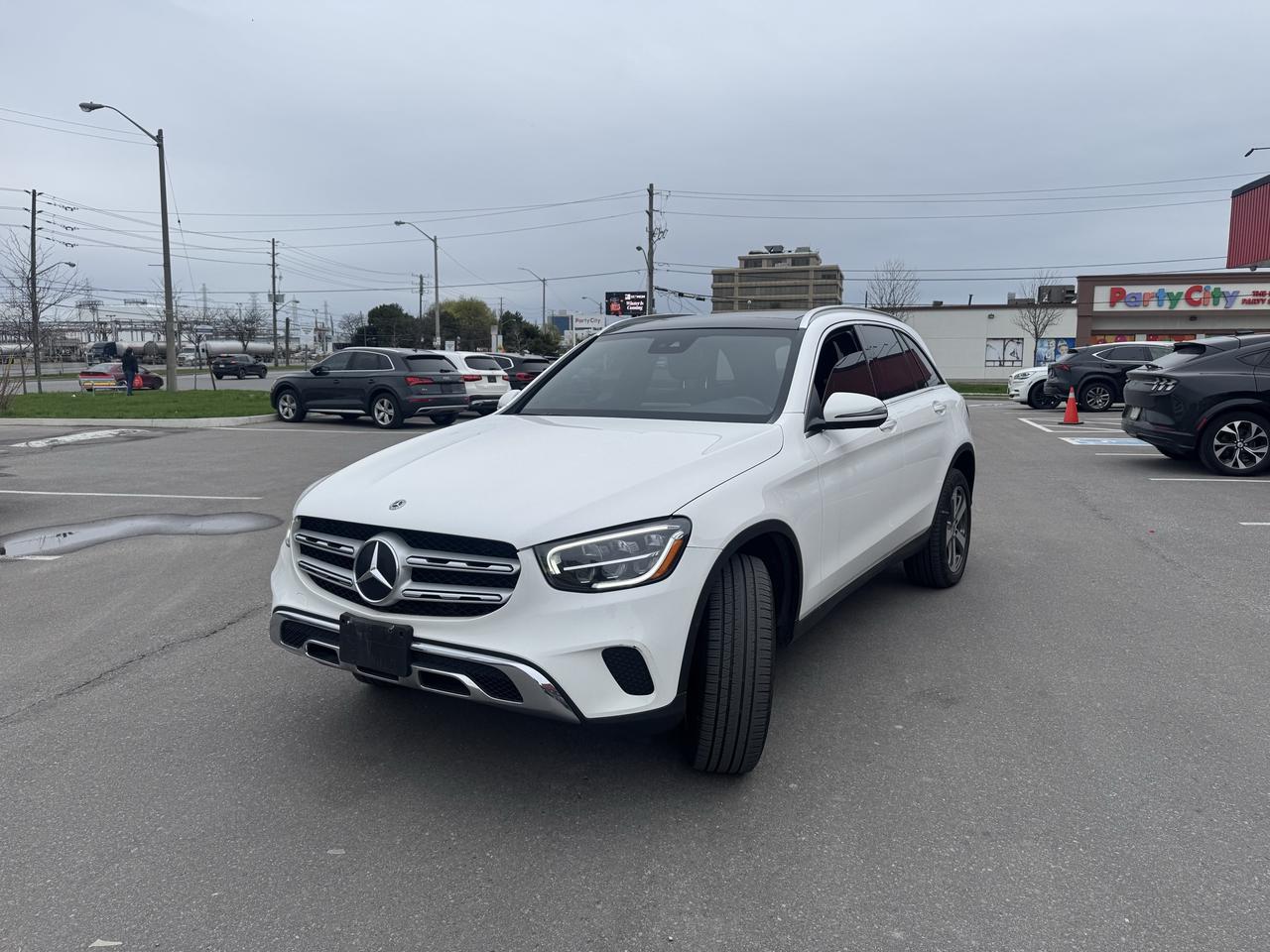 2022 Mercedes-Benz GLC-Class 300 4MATIC LEATHER PANO/ROOF NAVI B/SPOT CAMERA Photo2