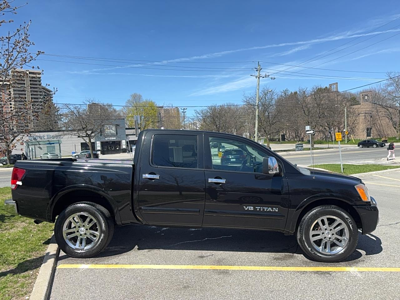 2012 Nissan Titan SL Photo