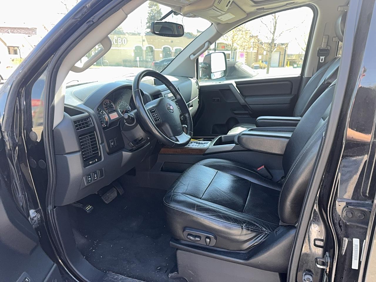 2012 Nissan Titan SL Photo