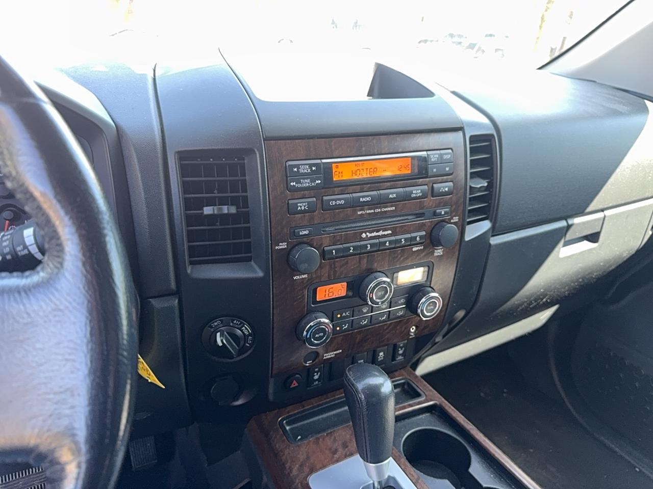 2012 Nissan Titan SL Photo