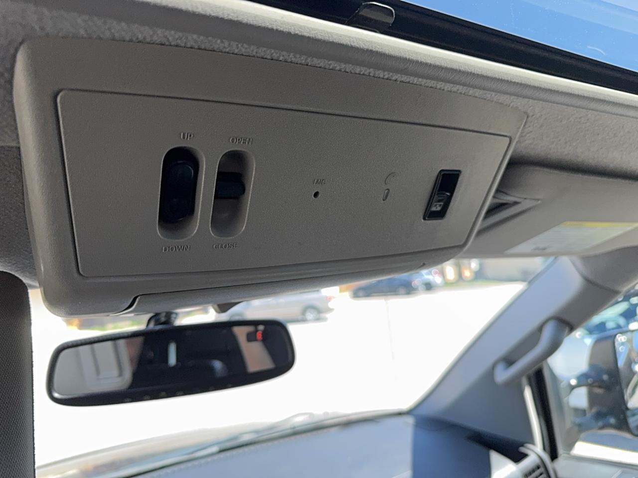 2012 Nissan Titan SL Photo