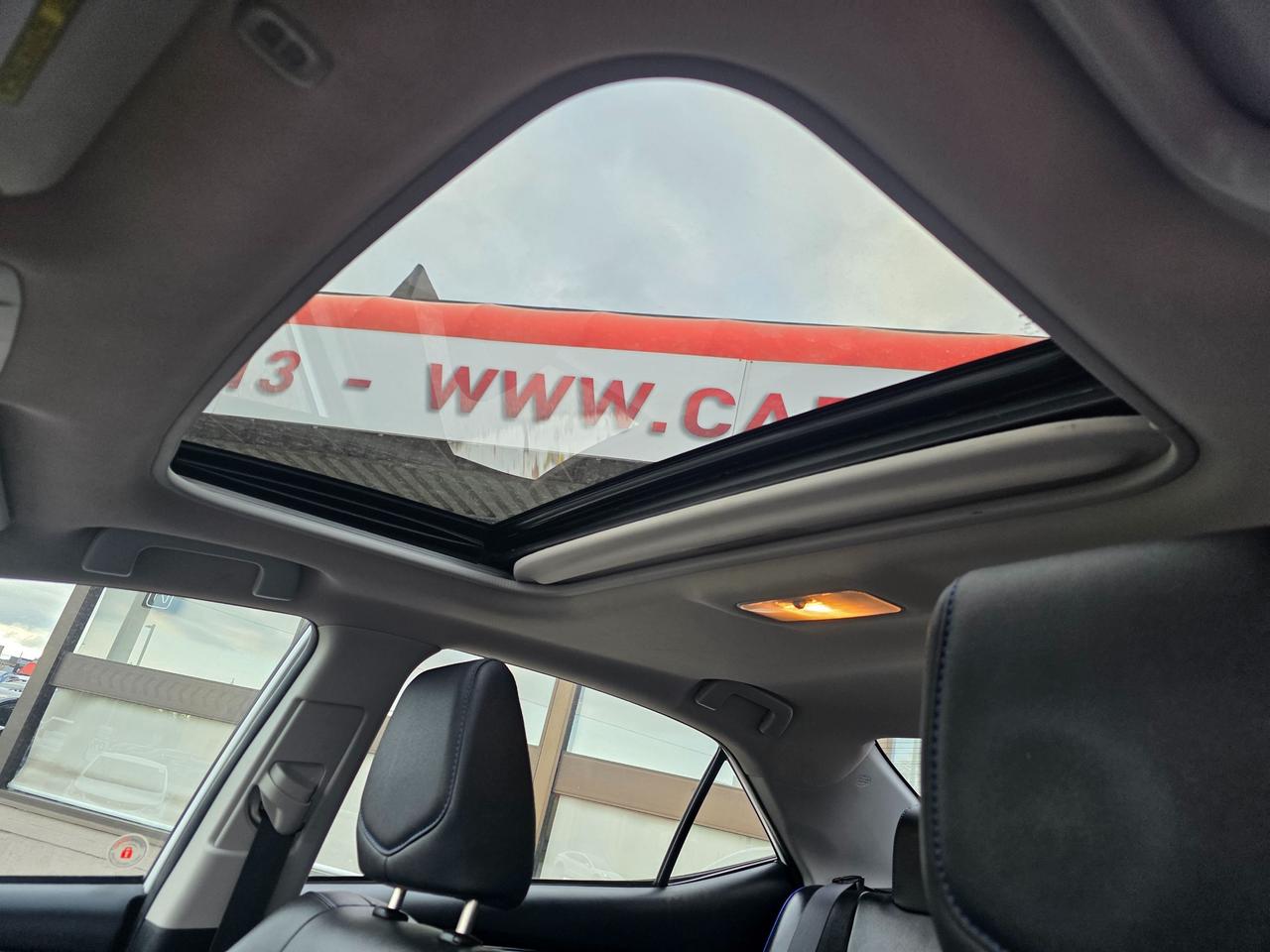 2018 Toyota Corolla SE Sunroof | BSM | TSS | Heated Steering | Heated Seats Photo