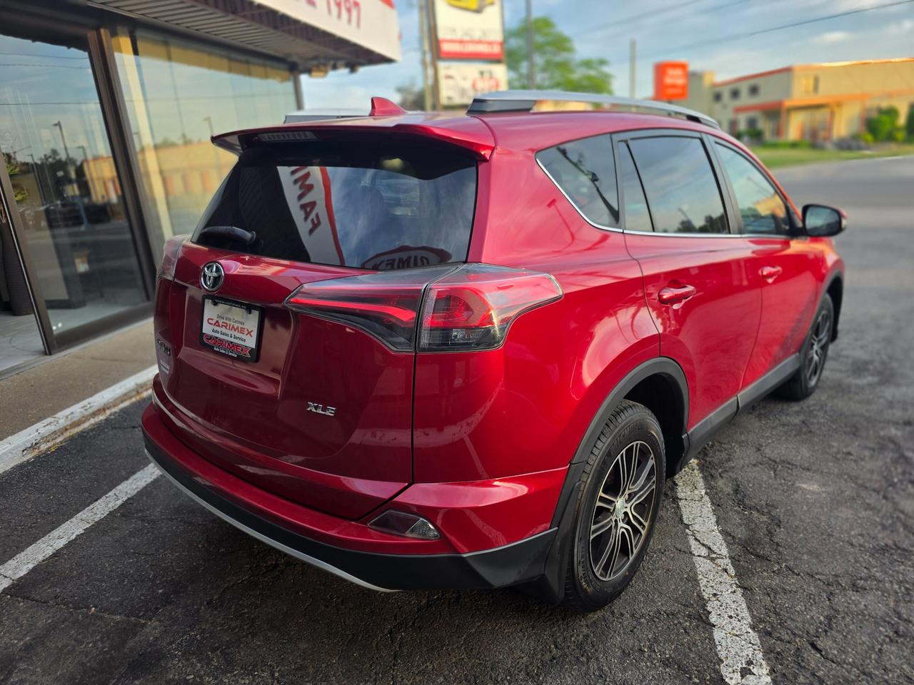 2016 Toyota RAV4 XLE ONE OWNER | ACCIDENT FREE | Sunroof | Backup Camera Photo