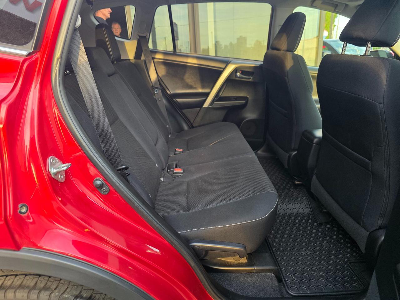 2016 Toyota RAV4 XLE ONE OWNER | ACCIDENT FREE | Sunroof | Backup Camera Photo