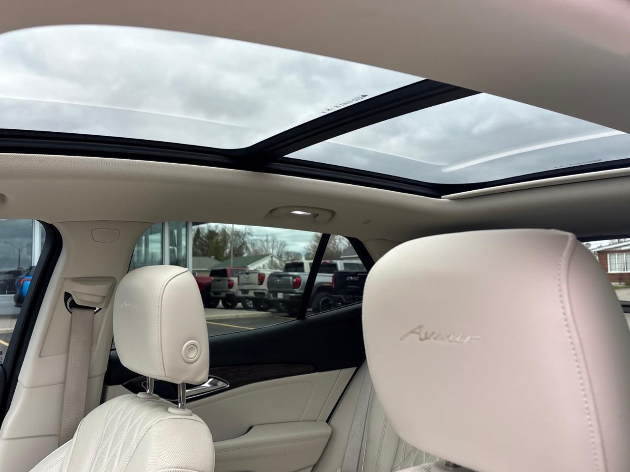 2022 Buick Envision Avenir Photo