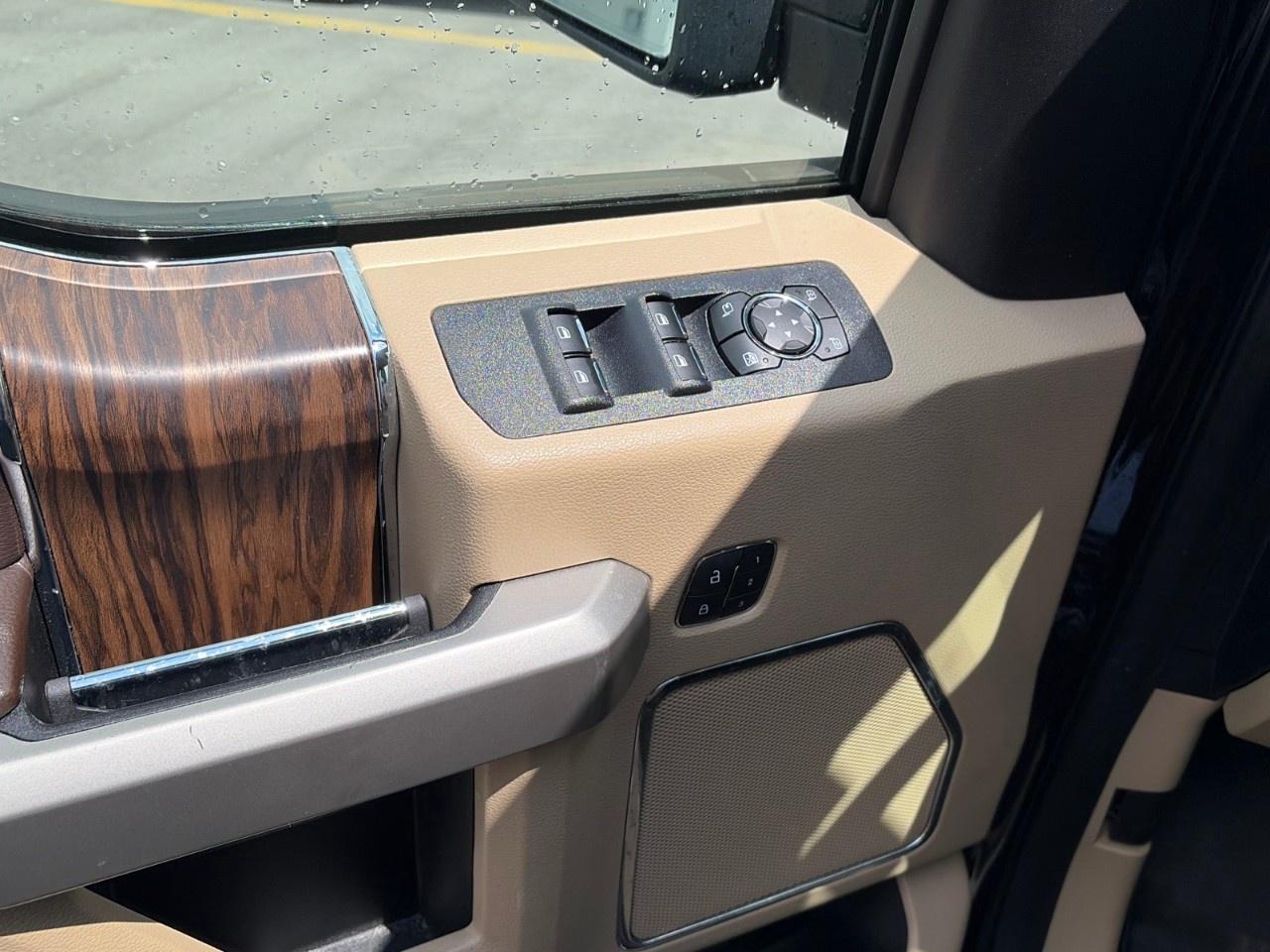 2019 Ford F-150 Lariat 4WD SuperCrew 5.5' Box Photo
