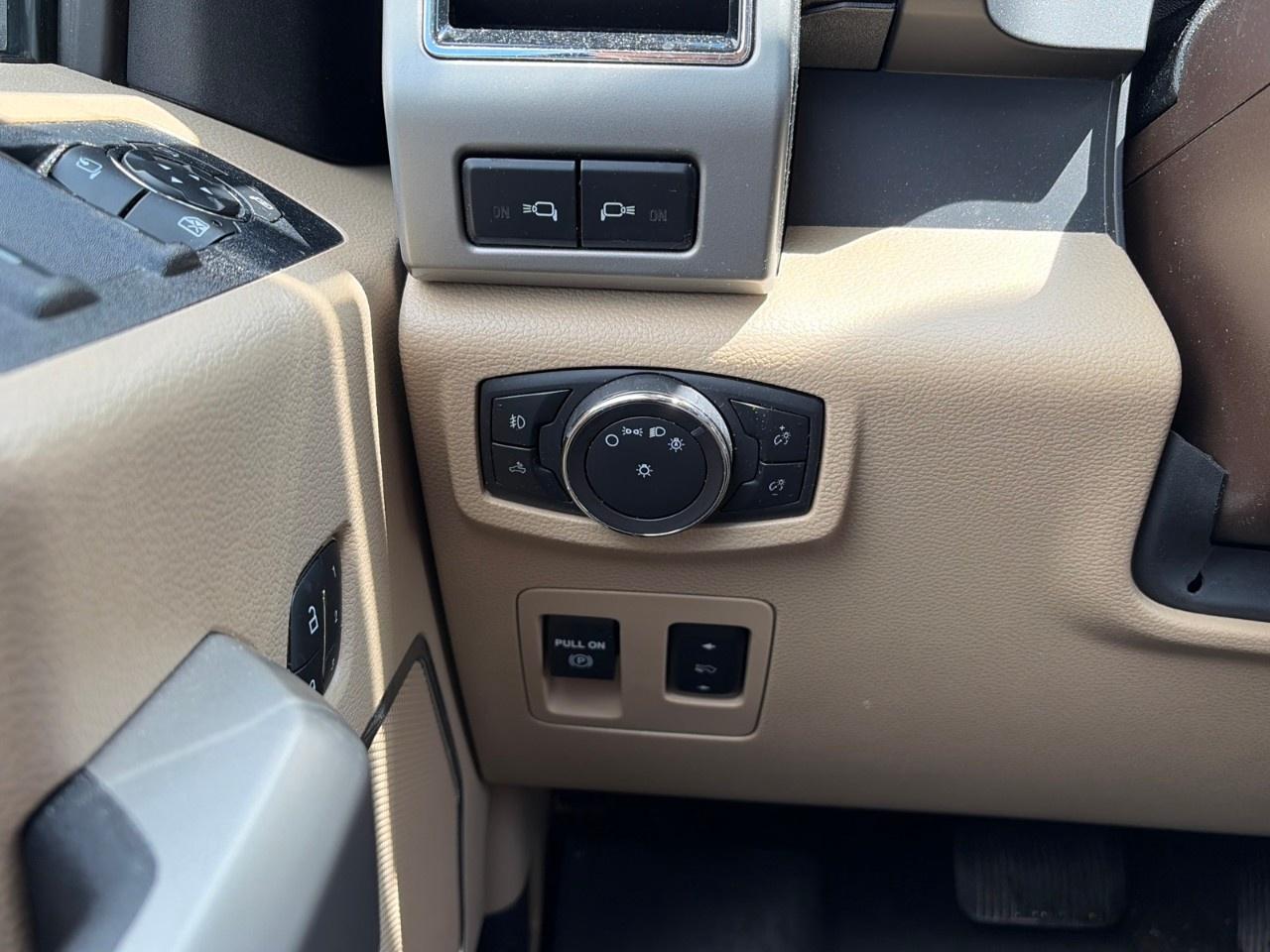 2019 Ford F-150 Lariat 4WD SuperCrew 5.5' Box Photo