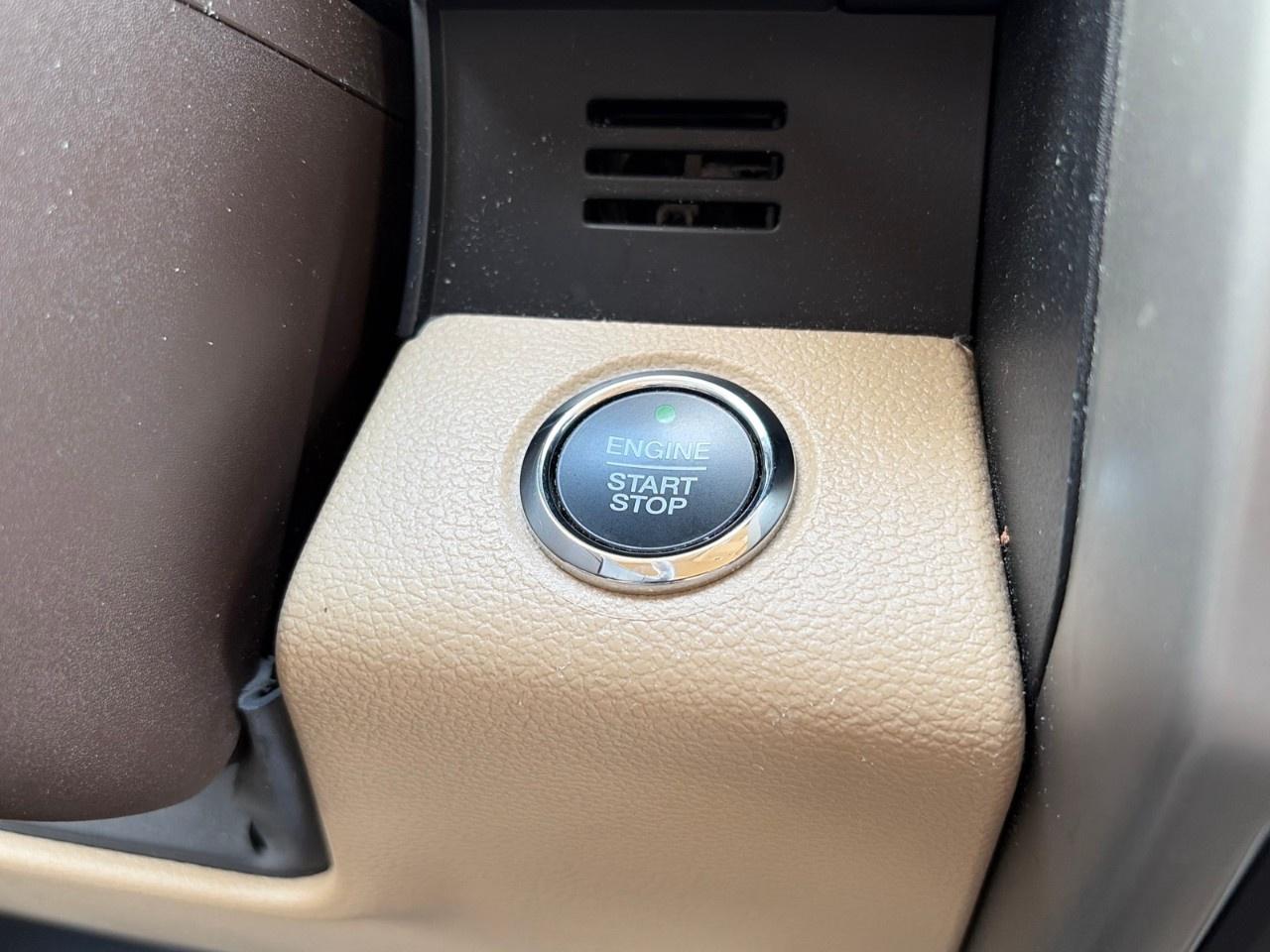 2019 Ford F-150 Lariat 4WD SuperCrew 5.5' Box Photo