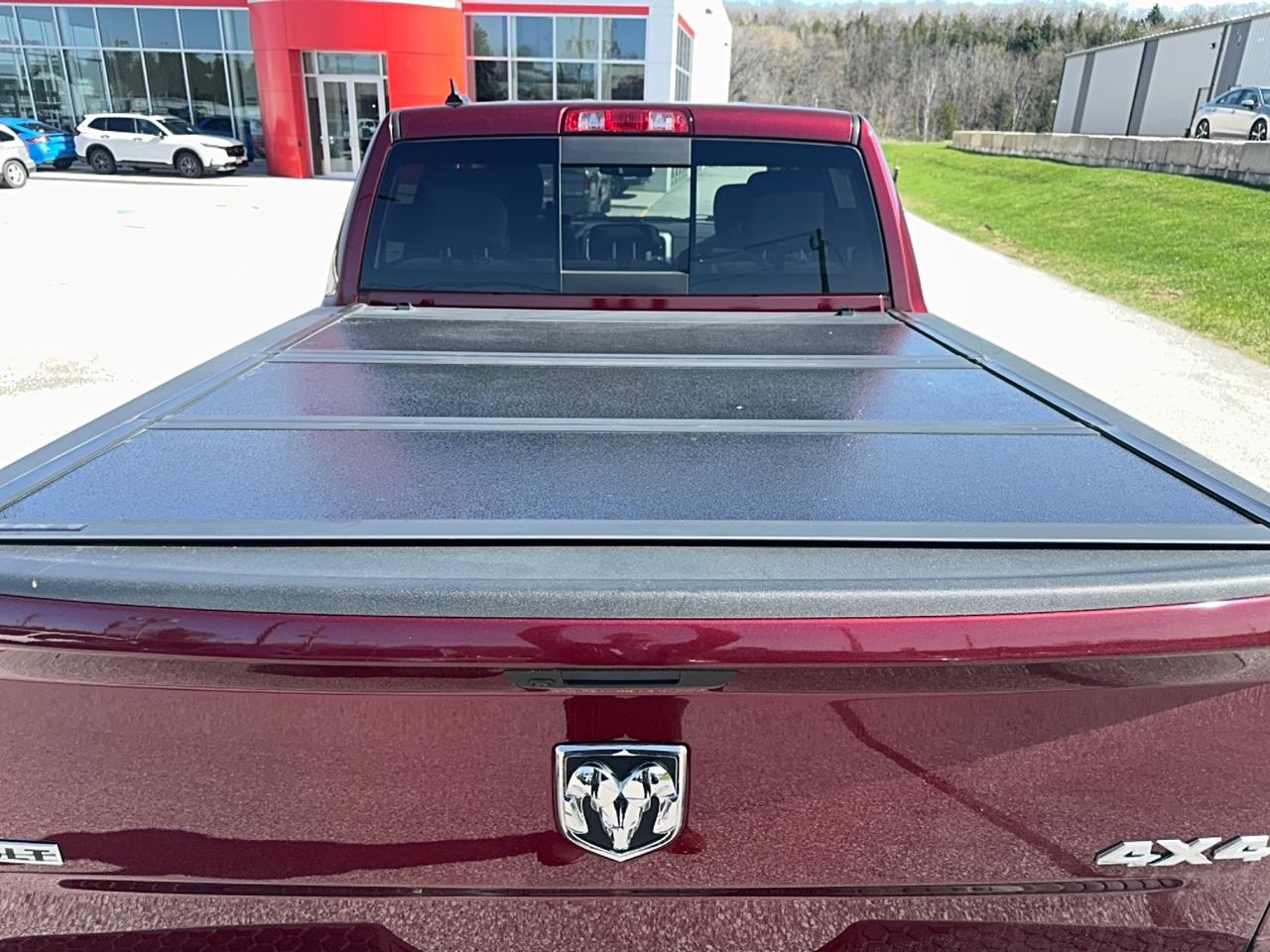 2019 RAM 1500 Classic SLT Photo4