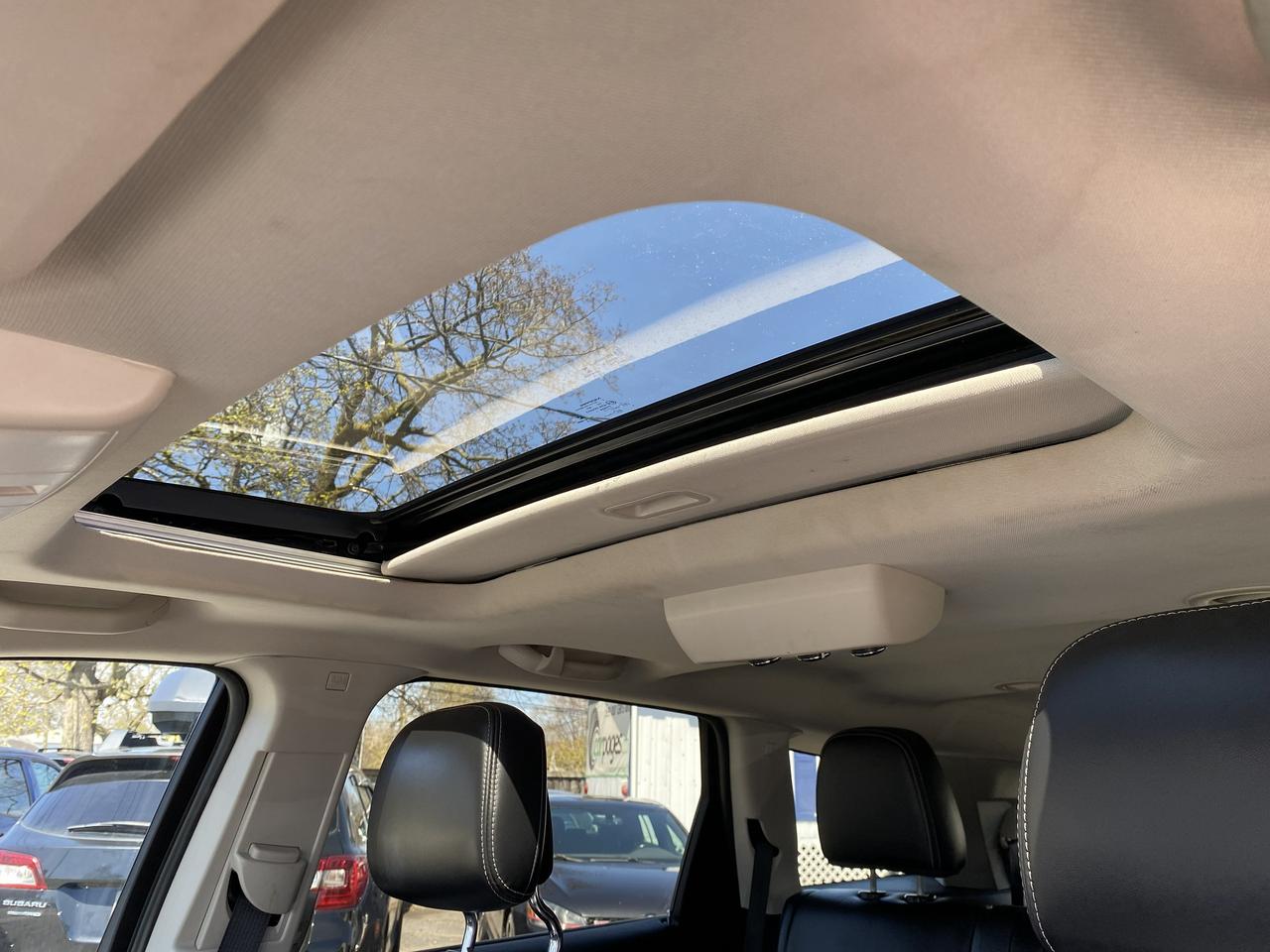 2015 Dodge Journey Crossroad/7 Passenger/Leather/Sunroof/Bckup Camera Photo