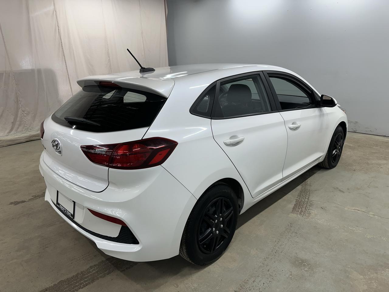 2019 Hyundai Accent Preferred Photo7