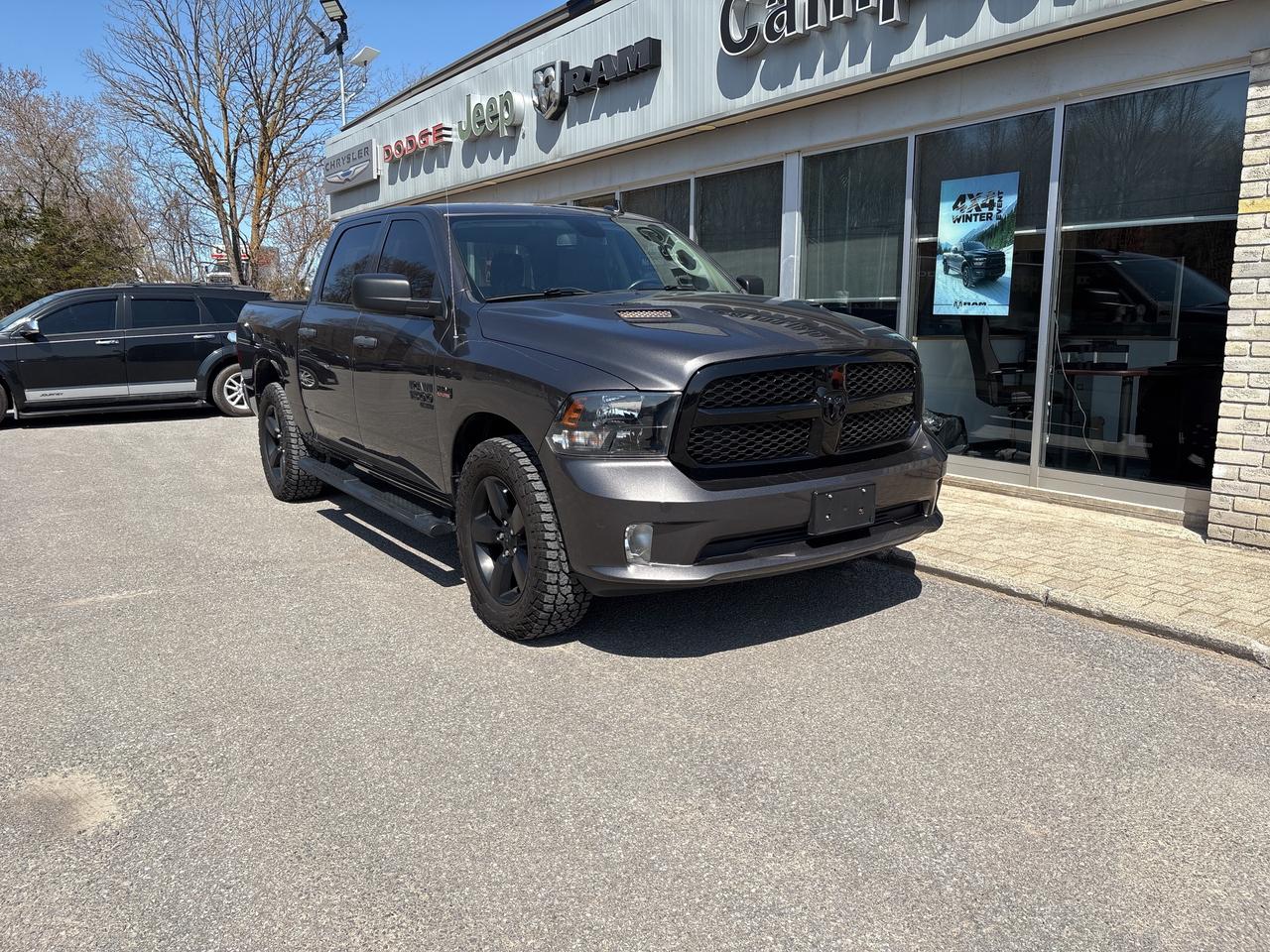 2021 RAM 1500 Classic EXPRESS Photo2