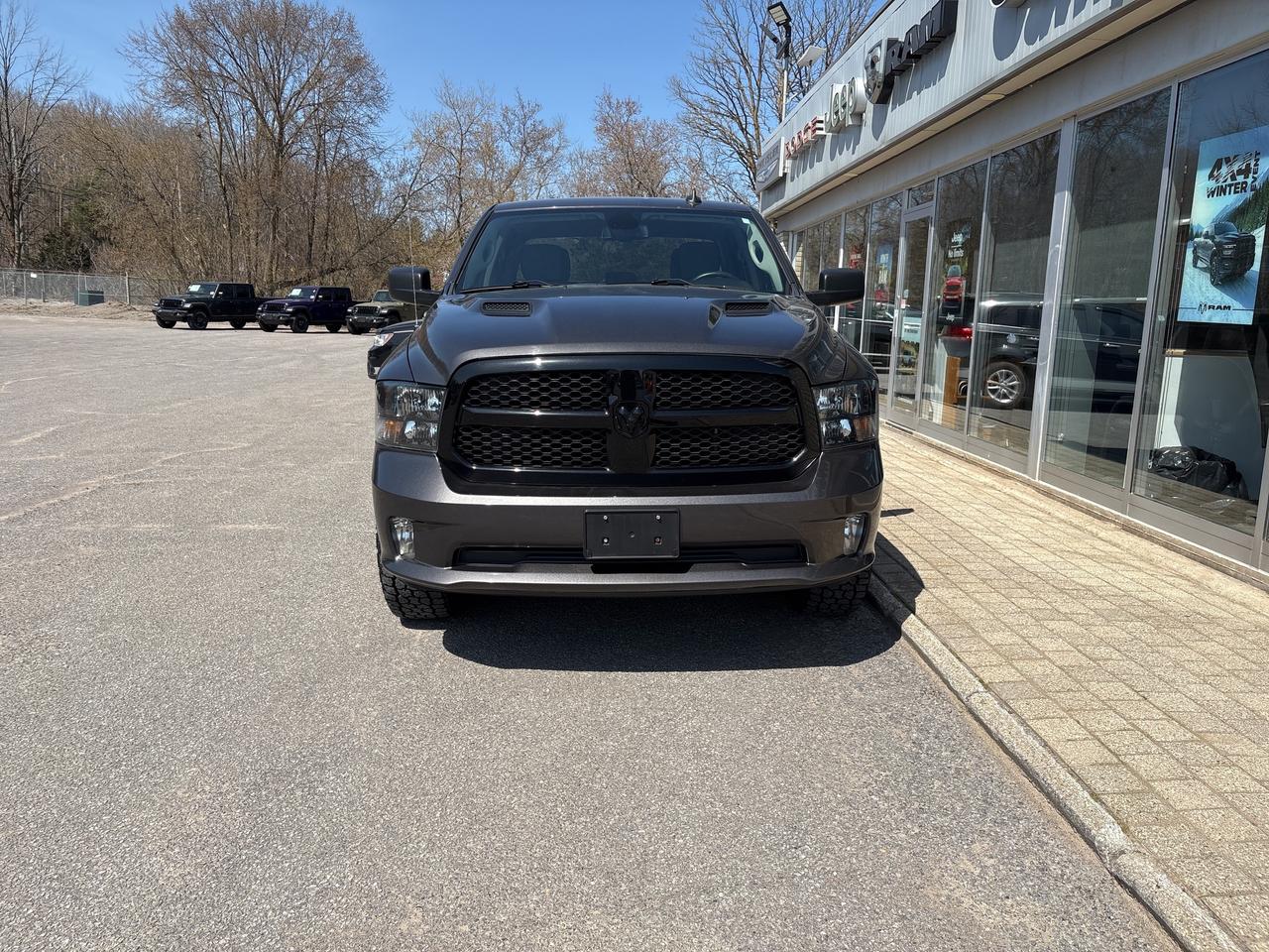 2021 RAM 1500 Classic EXPRESS Photo