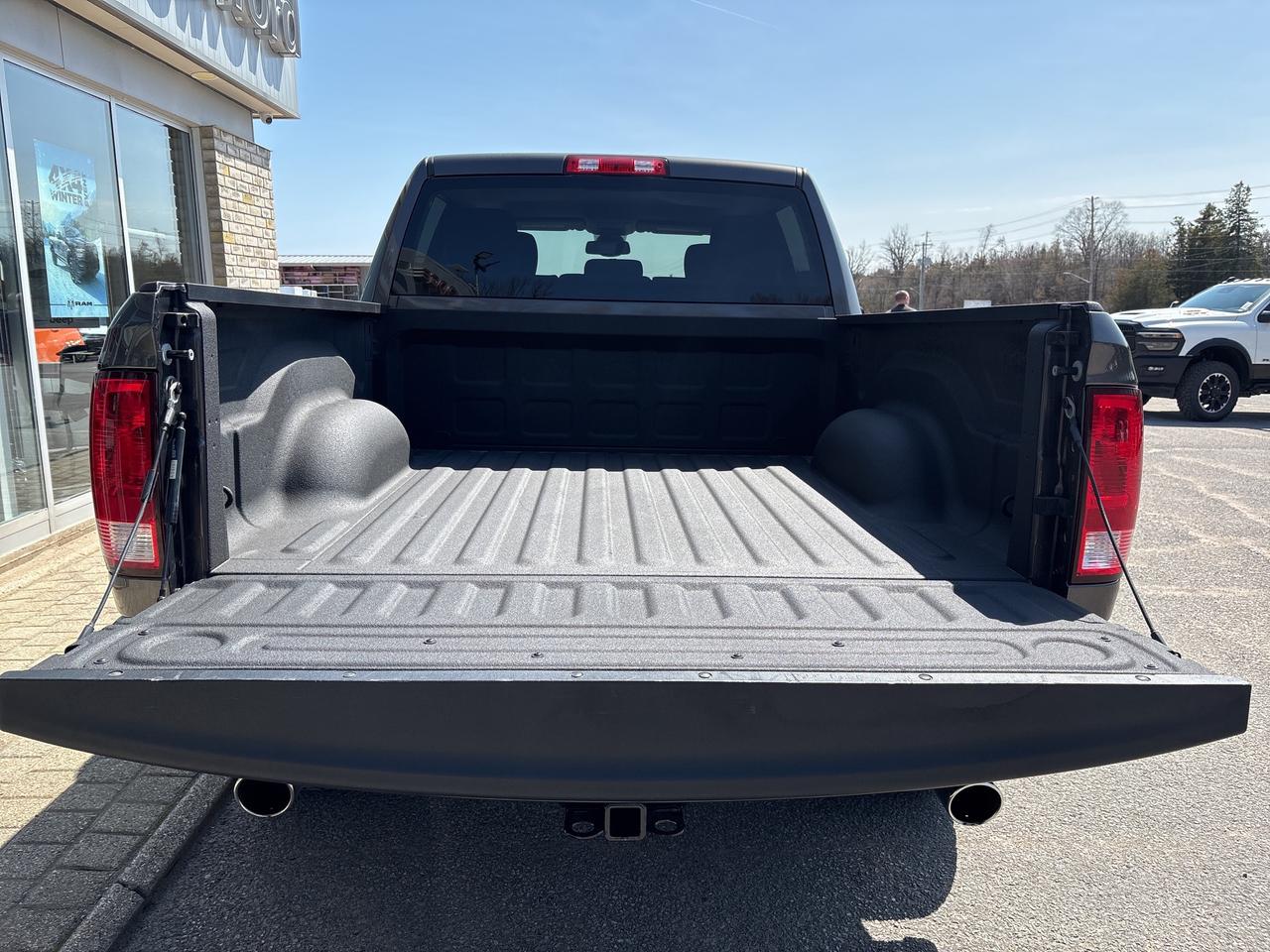 2021 RAM 1500 Classic EXPRESS Photo