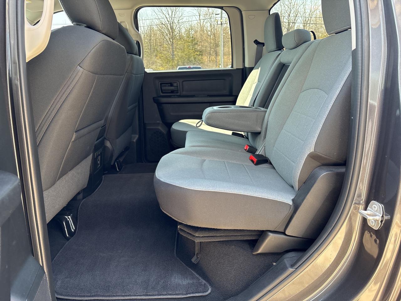 2021 RAM 1500 Classic EXPRESS Photo