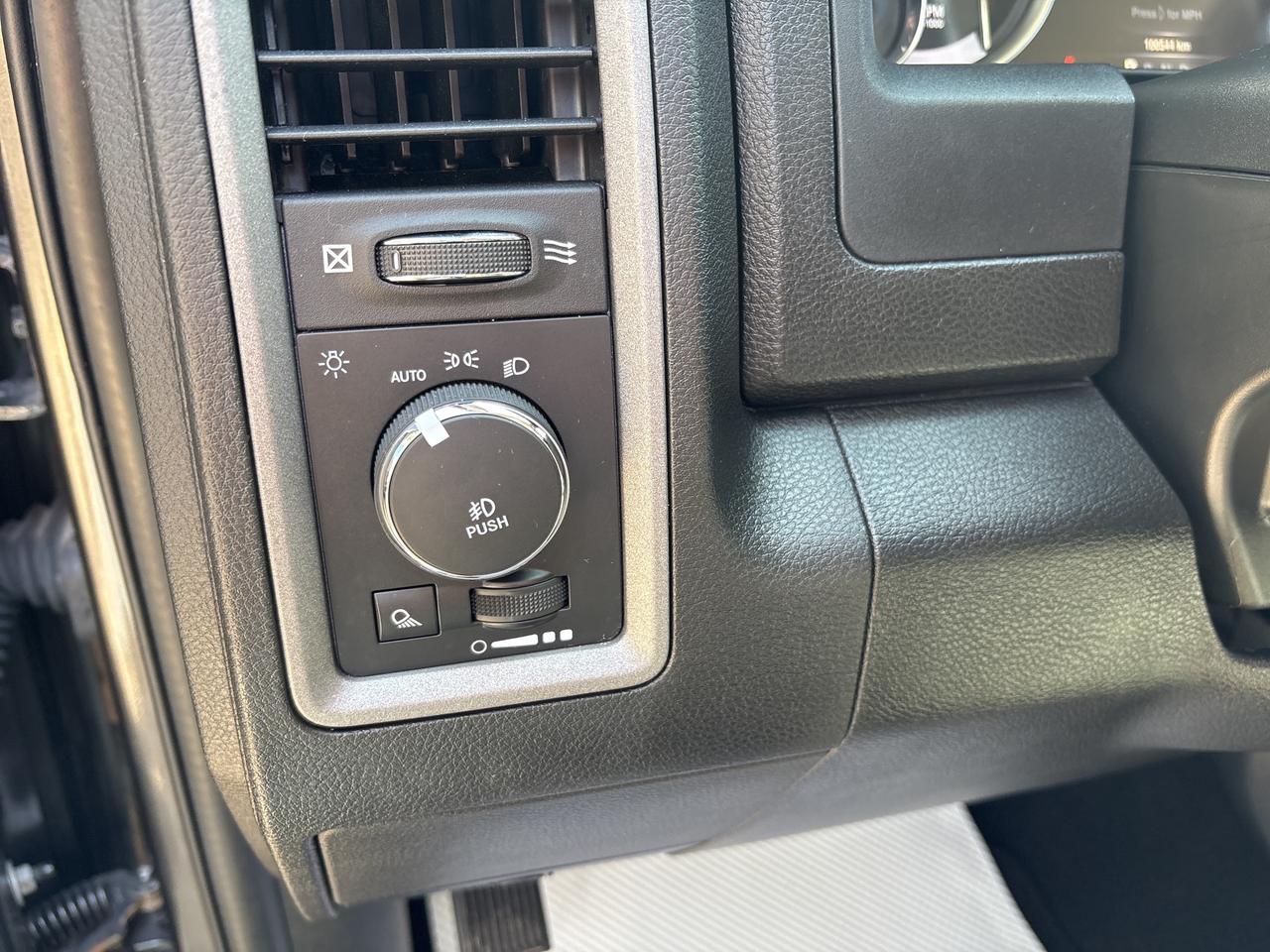 2021 RAM 1500 Classic EXPRESS Photo