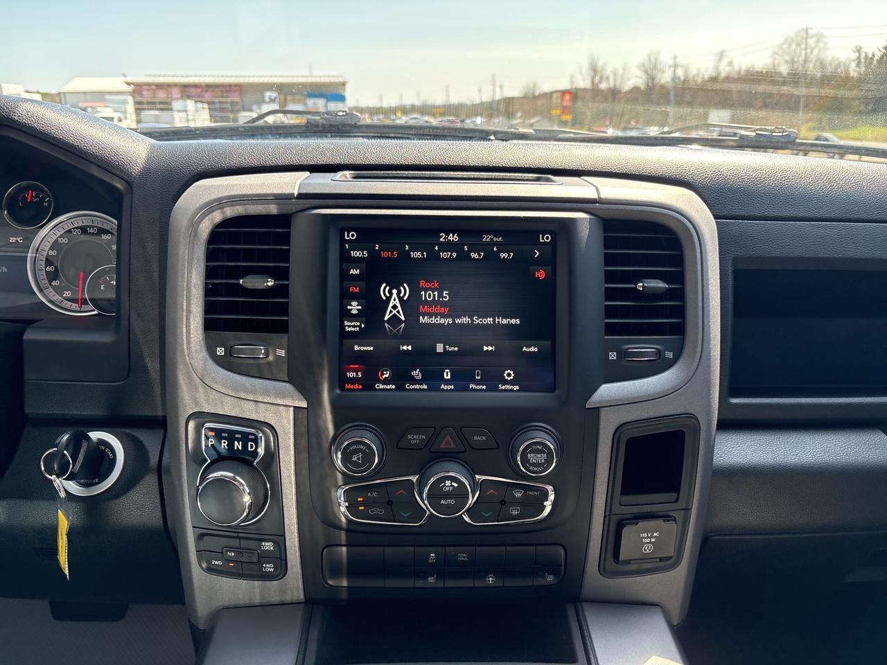 2021 RAM 1500 Classic EXPRESS Photo