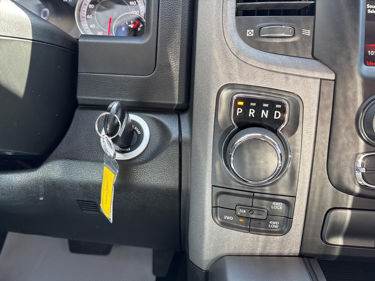 2021 RAM 1500 Classic EXPRESS Photo