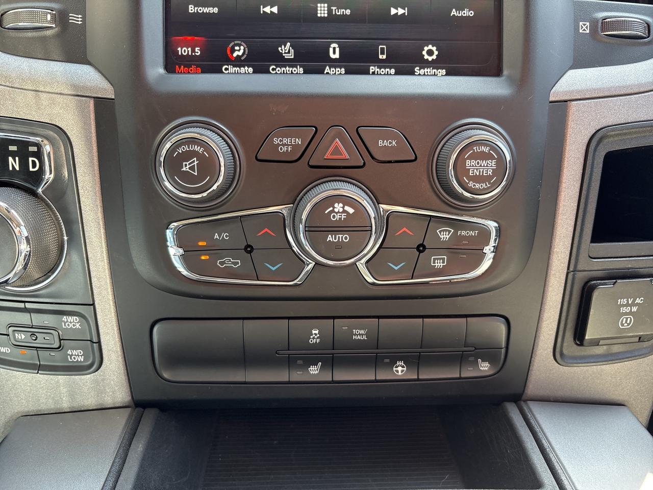 2021 RAM 1500 Classic EXPRESS Photo