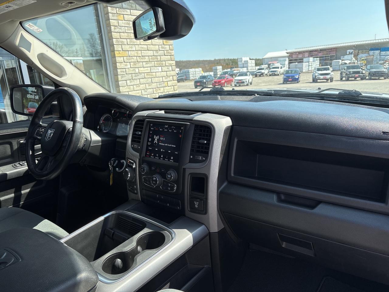 2021 RAM 1500 Classic EXPRESS Photo