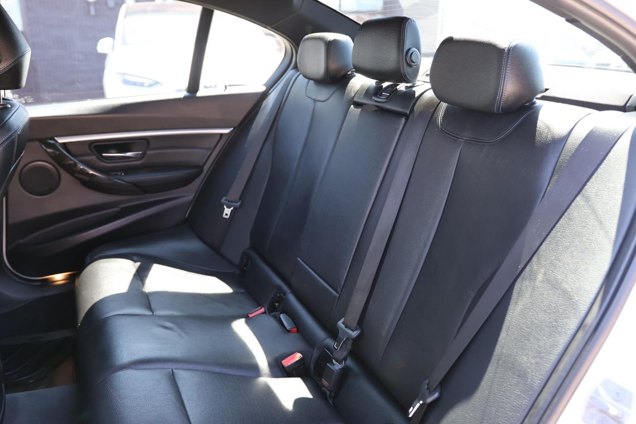 2018 BMW 3 Series 330i xDrive AWD/NAV/LEATHER/P SEATS/H SEATS & STEE Photo