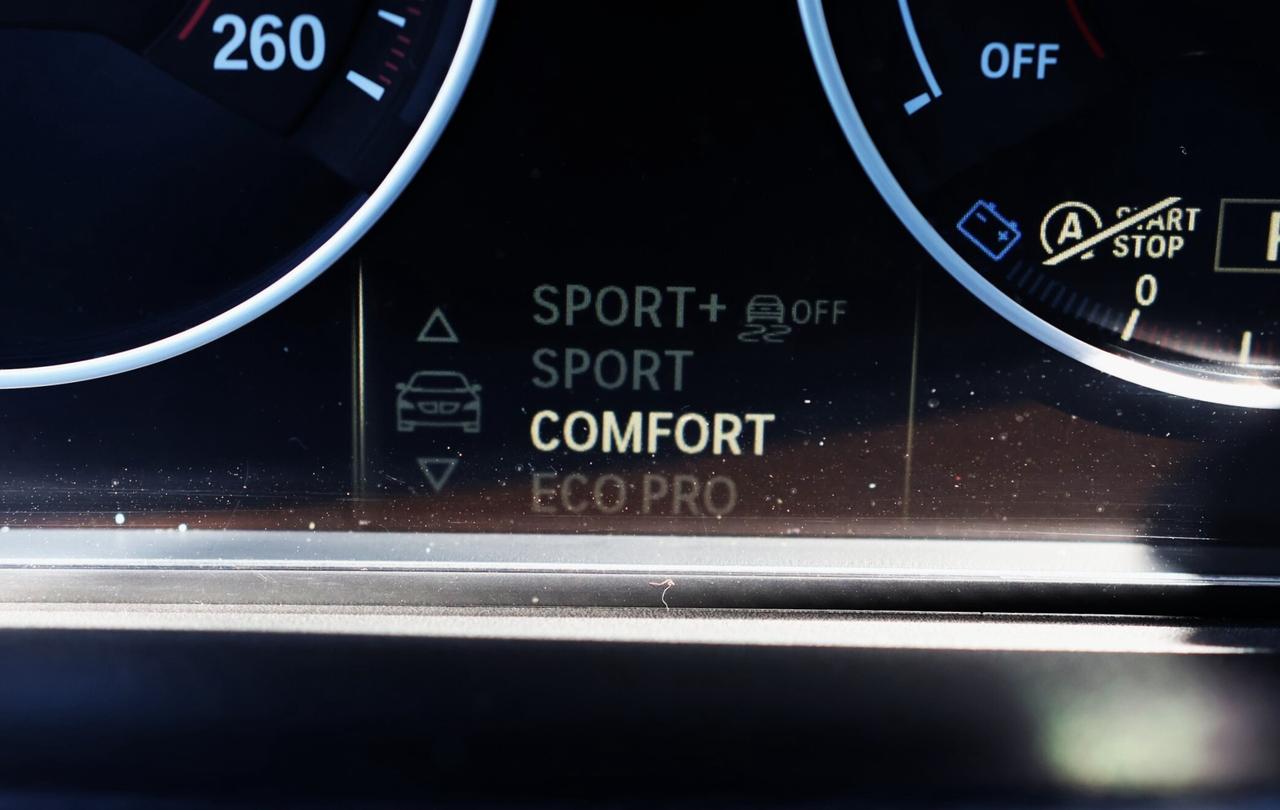 2018 BMW 3 Series 330i xDrive AWD/NAV/LEATHER/P SEATS/H SEATS & STEE Photo
