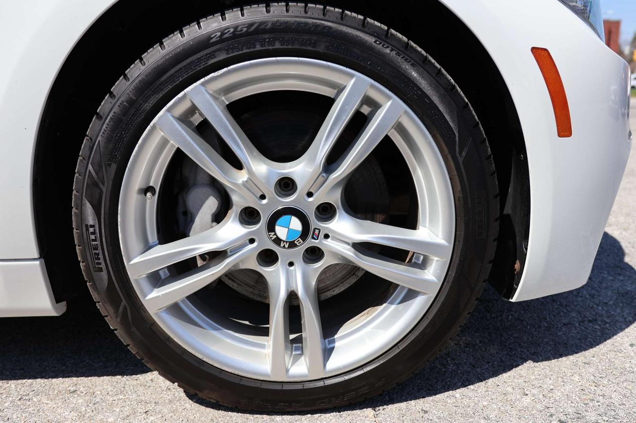 2018 BMW 3 Series 330i xDrive AWD/NAV/LEATHER/P SEATS/H SEATS & STEERING/BCAM/P SENSORS/BLIS/SUNROOF/BLUETOOTH Photo