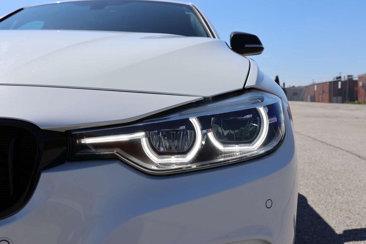 2018 BMW 3 Series 330i xDrive AWD/NAV/LEATHER/P SEATS/H SEATS & STEERING/BCAM/P SENSORS/BLIS/SUNROOF/BLUETOOTH Photo