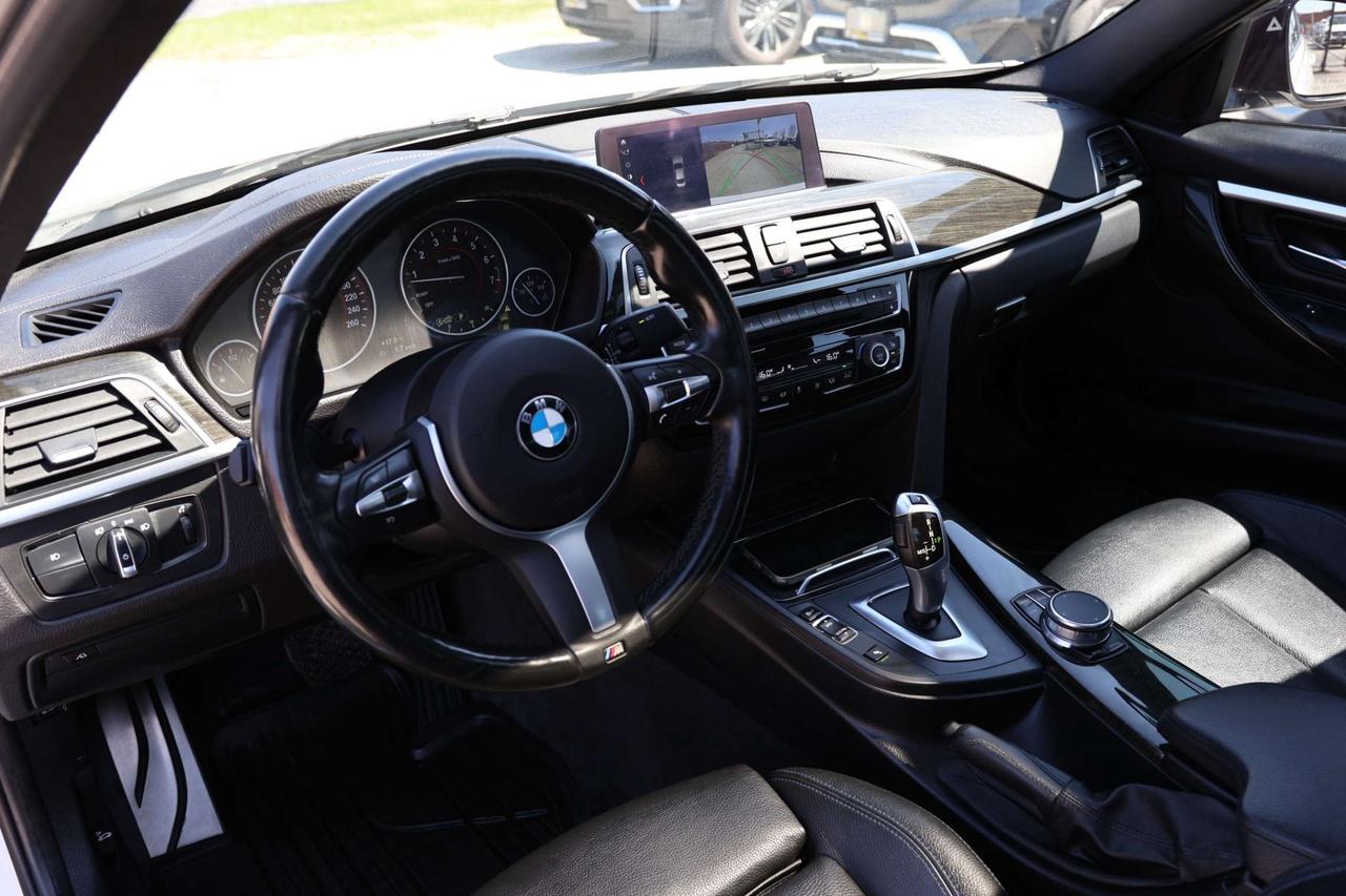 2018 BMW 3 Series 330i xDrive AWD/NAV/LEATHER/P SEATS/H SEATS & STEERING/BCAM/P SENSORS/BLIS/SUNROOF/BLUETOOTH Photo