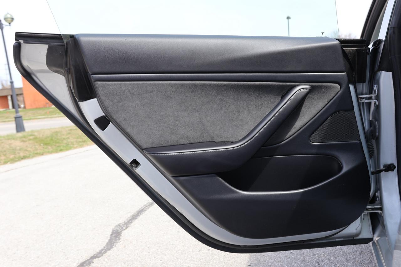 2018 Tesla Model 3 LONG RANGE-DUAL MOTOR-AWD/AUTOPILOT/FULL SELF DRIV Photo
