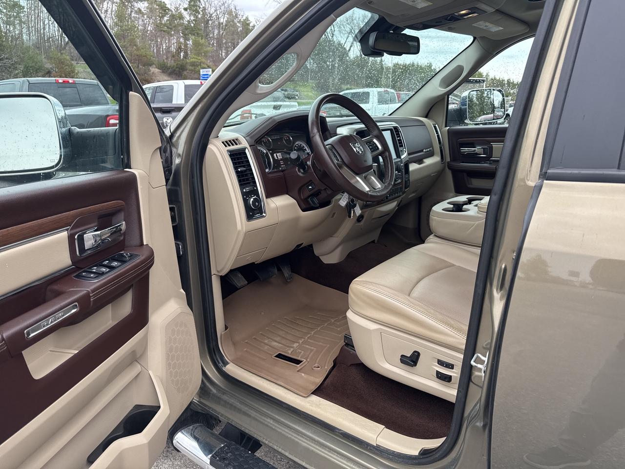 2015 RAM 1500 Laramie Photo