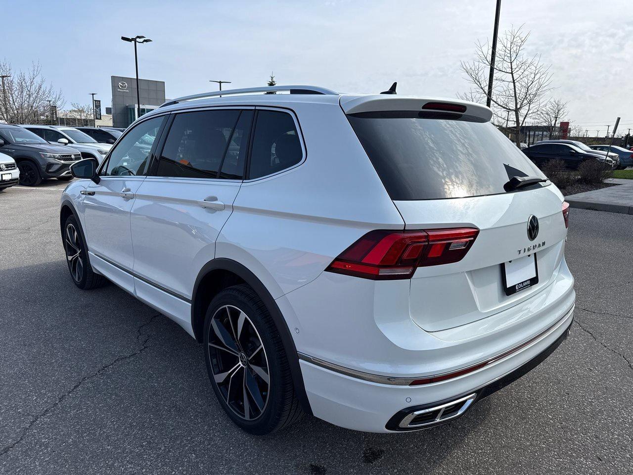 2023 Volkswagen Tiguan Highline 2.0T 8sp at w/Tip 4M Alloy Wheels  Leathe Photo