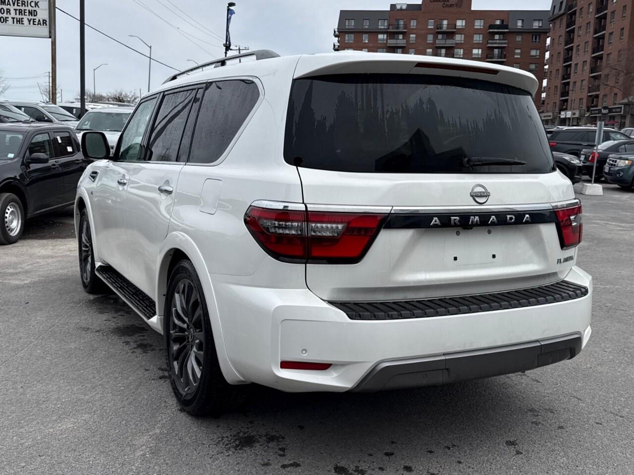 2022 Nissan Armada PLATINUM   1 OWNER   LOW KM Photo4