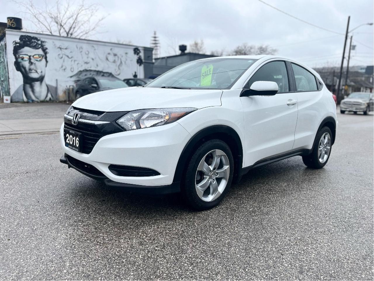2016 Honda HR-V LX ONE OWNER CERTIFIED Photo0
