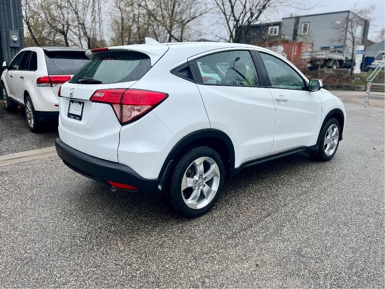 2016 Honda HR-V LX ONE OWNER CERTIFIED Photo