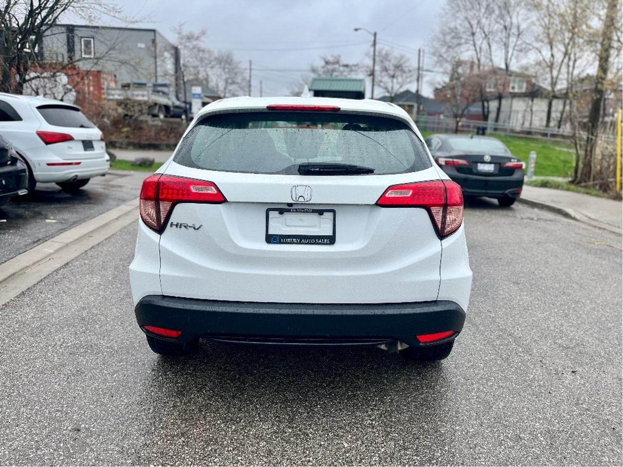 2016 Honda HR-V LX ONE OWNER CERTIFIED Photo