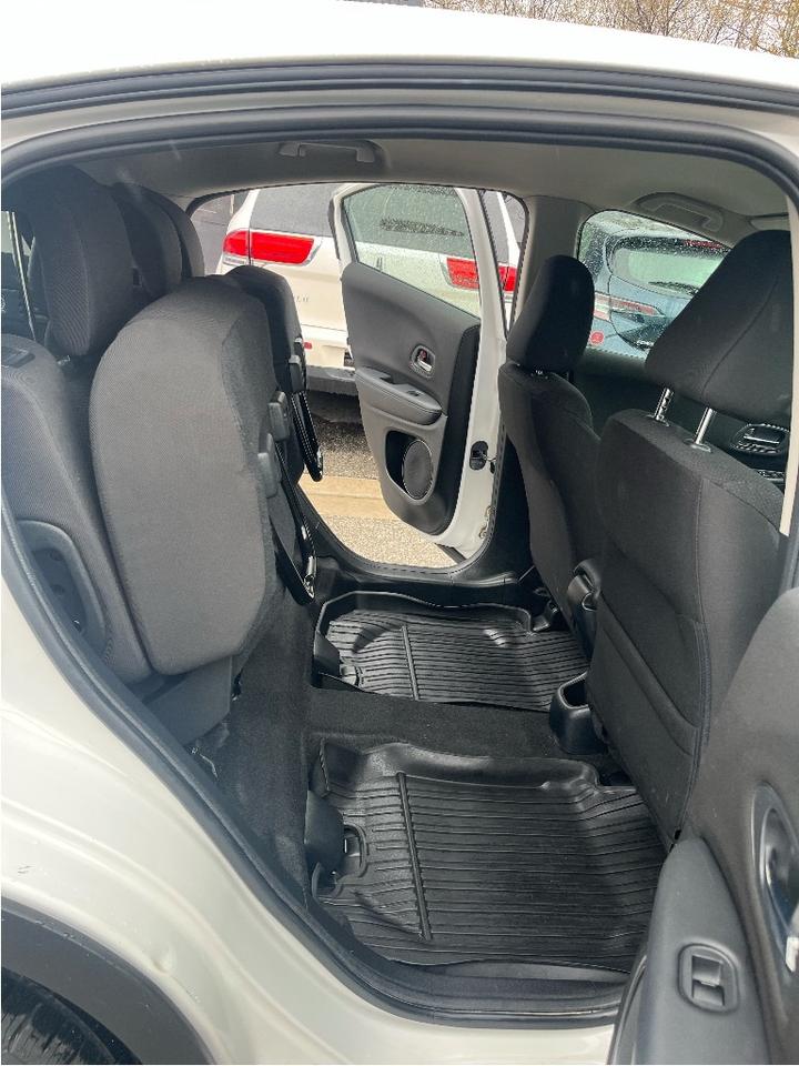 2016 Honda HR-V LX ONE OWNER CERTIFIED Photo