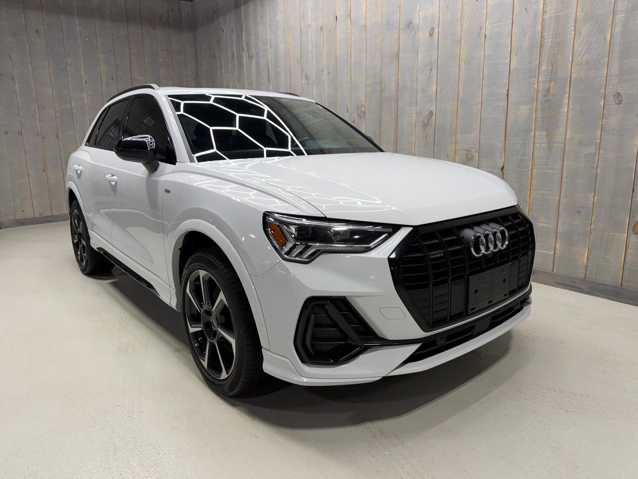 2022 Audi Q3 TECHNIK S-LINE BLACK OPTICS Photo